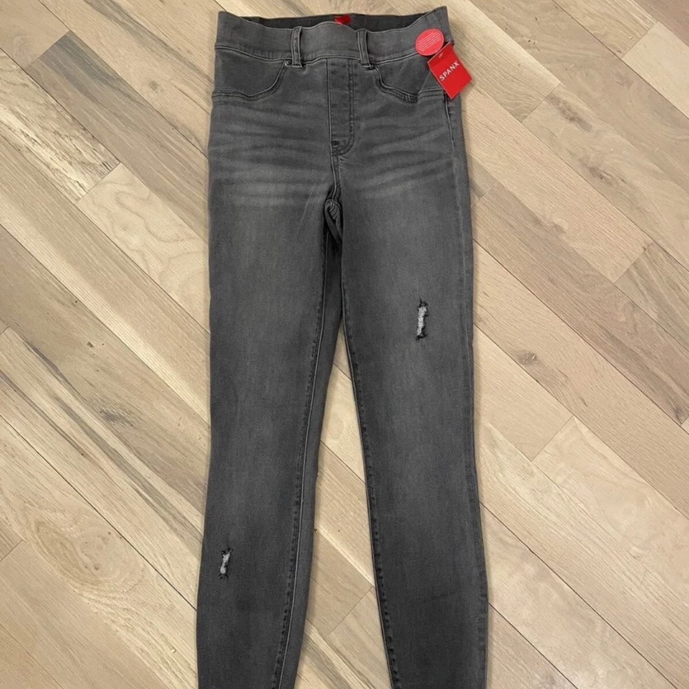 NWT Spanx Distressed Gray Pull On Skinny Jeans XS